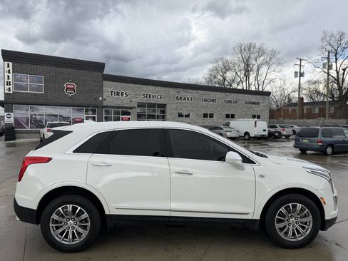 Used 2018 Cadillac XT5 Luxury w/ Driver Awareness Package image 8