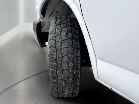 Used 2010 Chevrolet Express 2500 Extended image 25