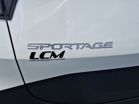 New 2025 Kia Sportage LX image 17