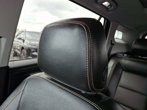 Used 2020 GMC Terrain SLT w/ Preferred Package FWD image 18