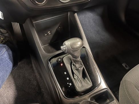 Used 2017 Kia Forte LX image 28