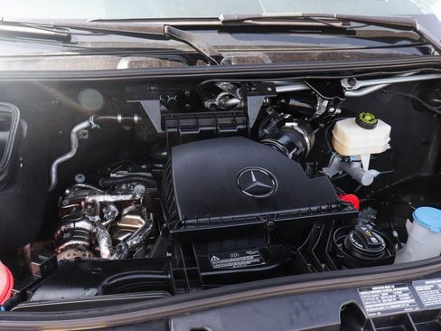 Used 2023 Mercedes-Benz Sprinter 2500 image 13