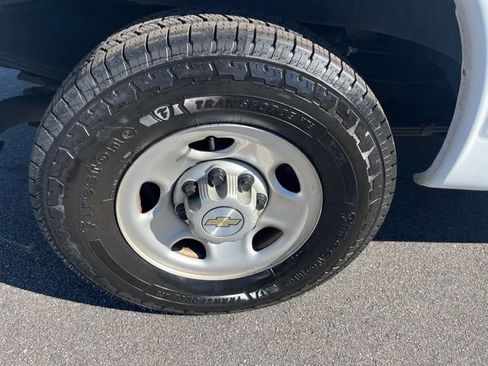 Used 2022 Chevrolet Express 2500 w/ Driver Convenience Package image 30