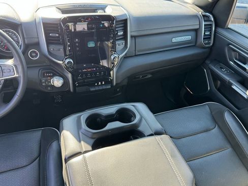 Used 2025 RAM 1500 Laramie AWD/4WD image 17
