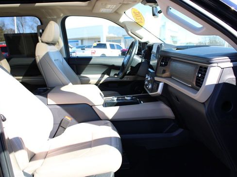 Used 2024 Ford Expedition Max Limited image 33