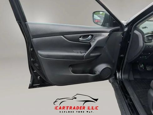 Used 2018 Nissan Rogue S AWD/4WD image 13