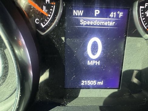 Used 2023 Jeep Gladiator Sport image 6