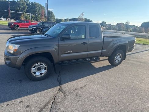 Used 2009 Toyota Tacoma 4x4 Access Cab V6 image 2