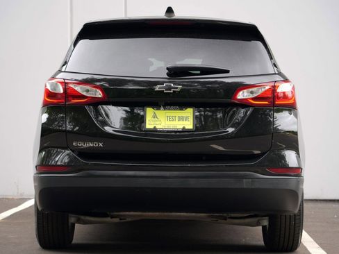 Used 2020 Chevrolet Equinox LS w/ LS Convenience Package FWD image 10