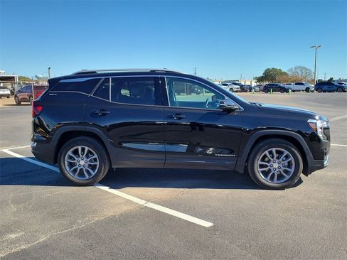 Used 2024 GMC Terrain SLT image 7