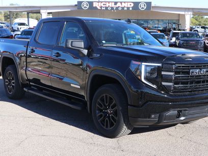 New 2026 GMC Sierra 1500 Elevation w/ LPO, Elevation Black Package