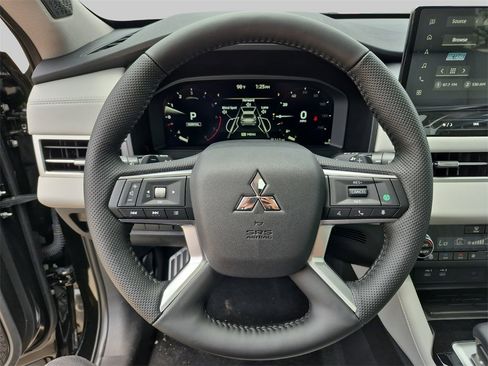 New 2025 Mitsubishi Outlander SEL image 14