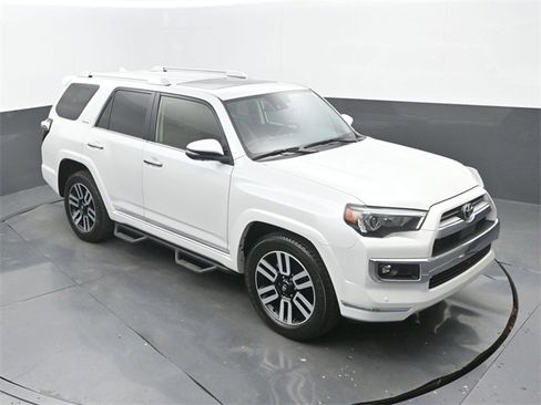 Used 2024 Toyota 4Runner Limited image 28