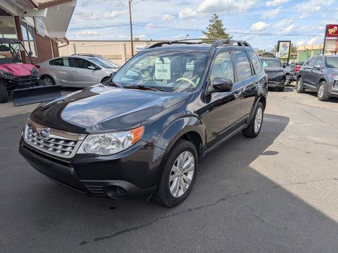 Used 2013 Subaru Forester 2.5X Premium w/ All-Weather Pkg AWD/4WD image 3