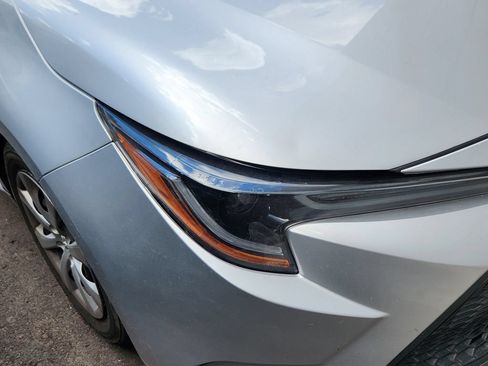Used 2022 Toyota Corolla LE FWD image 19