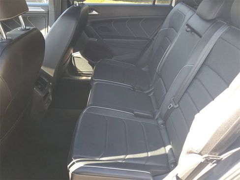 Used 2022 Volkswagen Tiguan SEL R-Line image 12