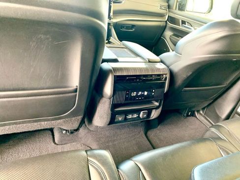Used 2022 Jeep Wagoneer Series II AWD/4WD image 22
