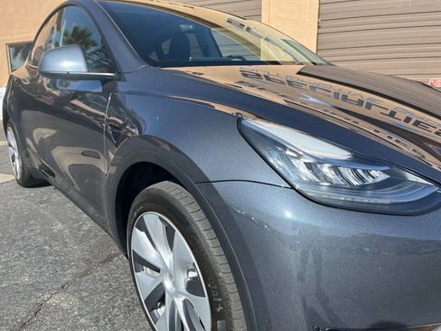 Used 2023 Tesla Model Y AWD image 21