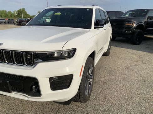 Used 2023 Jeep Grand Cherokee L Overland w/ Advanced Protech Group III AWD/4WD image 19