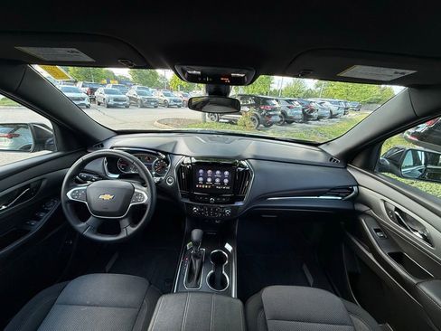 Used 2023 Chevrolet Traverse LT w/ LPO, Floor Liner Package AWD/4WD image 28