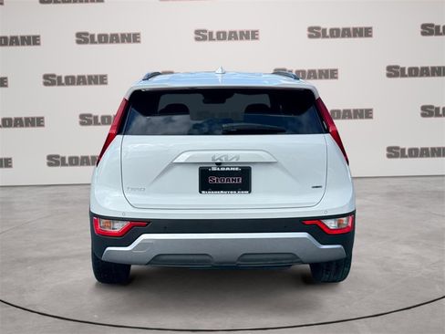 Used 2023 Kia Niro EX image 4