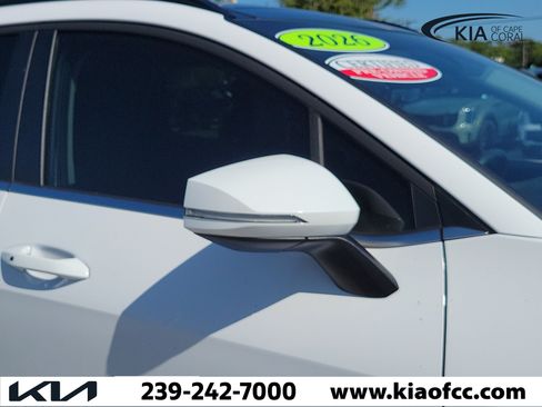 Certified 2026 Kia Sportage EX w/ EX Panorama Roof Package FWD image 8
