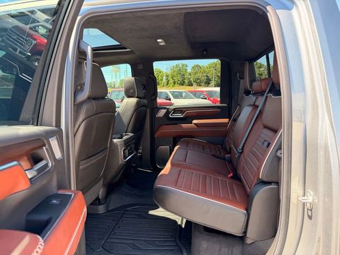 Used 2024 GMC Sierra 2500 Denali Ultimate AWD/4WD image 14