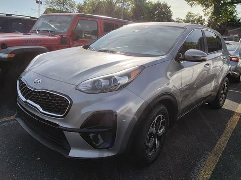 Used 2021 Kia Sportage LX w/ LX Fwd Popular Package image 3