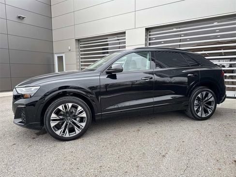 Used 2025 Audi Q8 Premium Plus image 3
