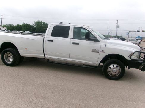 Used 2016 RAM 3500 Tradesman w/ Chrome Appearance Group AWD/4WD image 3