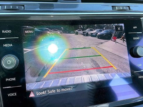 Used 2019 Volkswagen Tiguan SE w/ Panoramic Sunroof Package image 13