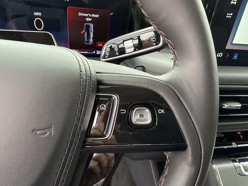 New 2026 Lincoln Aviator AWD image 30