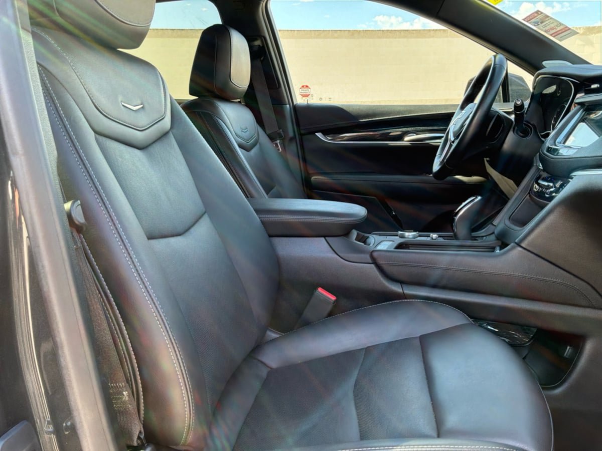 Used 2023 Cadillac XT5 Premium Luxury w/ LPO, Floor Liner Package AWD/4WD image 21