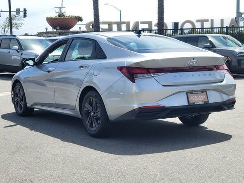 Used 2021 Hyundai Elantra SEL FWD image 3