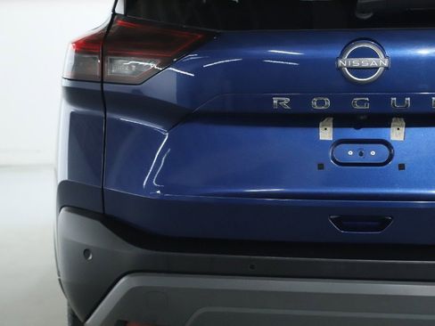 Used 2023 Nissan Rogue SV image 42