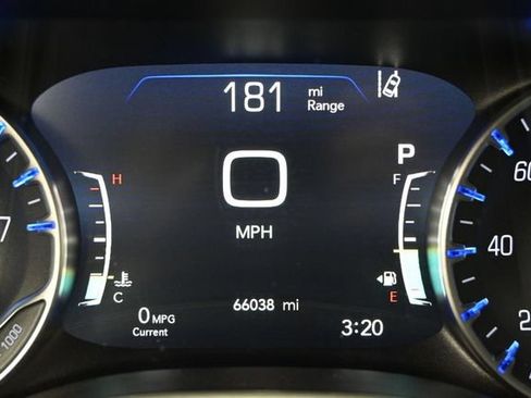 Certified 2023 Chrysler Pacifica Touring-L FWD image 13
