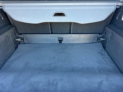 Used 2024 Mercedes-Benz GLB 250 image 33