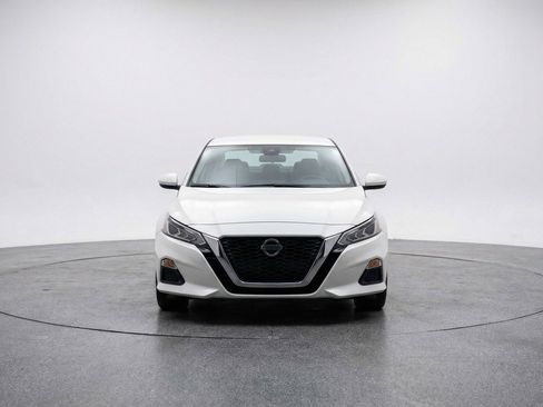 Used 2025 Nissan Altima 2.5 SV image 2