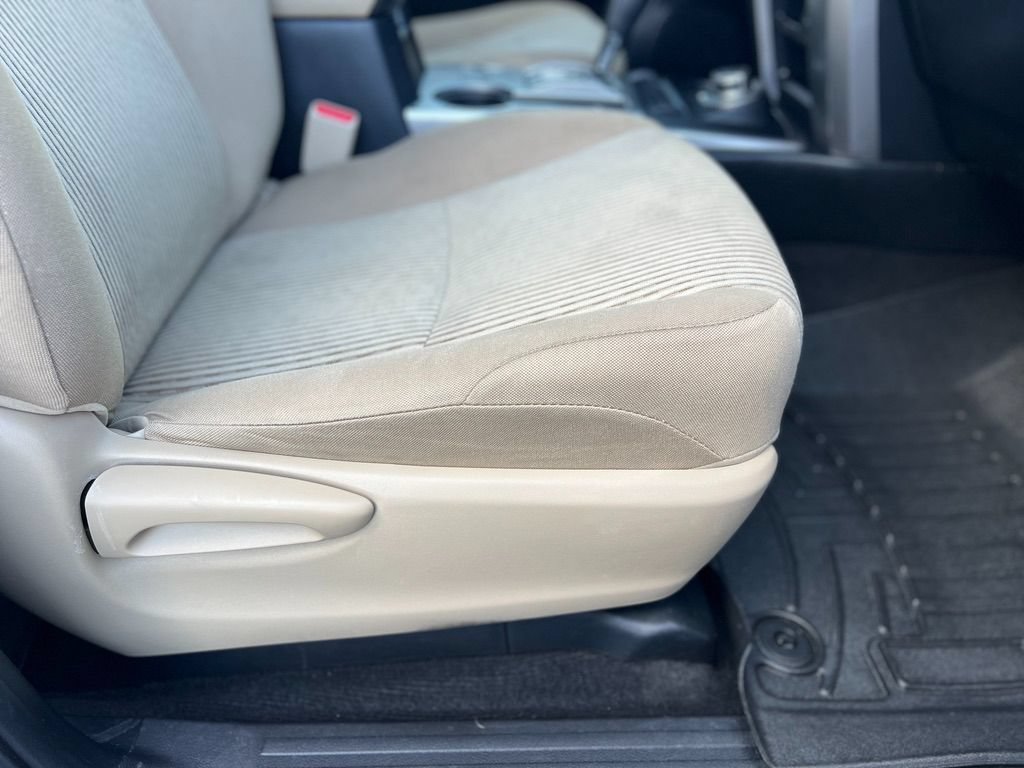 Used 2014 Toyota 4Runner SR5 AWD/4WD image 20