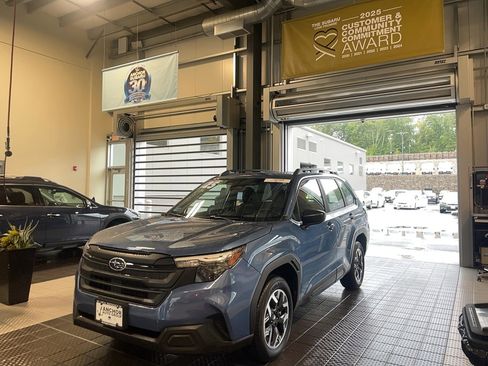 Used 2025 Subaru Forester image 3