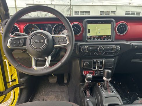 Used 2023 Jeep Wrangler Unlimited Rubicon w/ LED Lighting Group AWD/4WD image 29