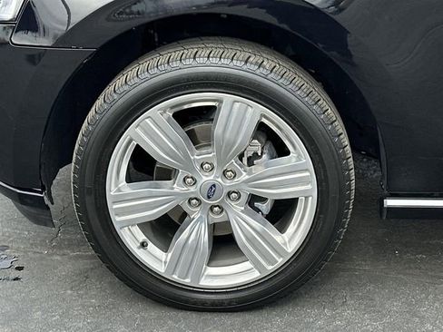 Used 2023 Ford Expedition Platinum AWD/4WD image 34
