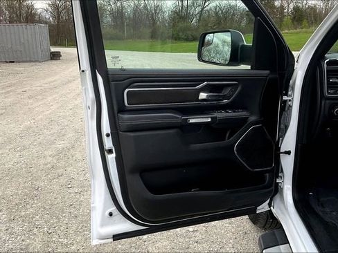 Used 2024 RAM 1500 Laramie AWD/4WD image 23