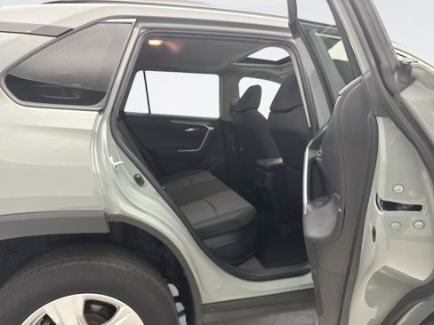 Used 2021 Toyota RAV4 XLE w/ Convenience Package AWD/4WD image 18