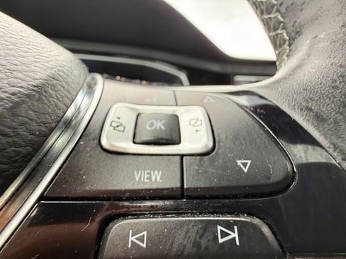 Used 2019 Volkswagen Jetta R-Line FWD image 31