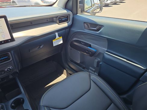 New 2025 Ford Maverick Lobo image 12