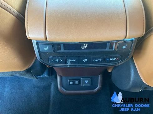 Used 2020 Toyota Highlander Platinum AWD/4WD image 28