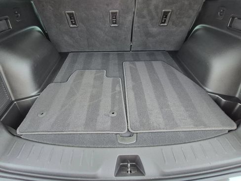 Used 2025 Chevrolet Blazer LT FWD image 28