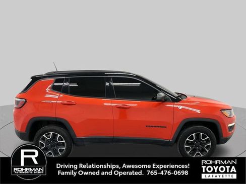 Used 2019 Jeep Compass Trailhawk w/ Leather Interior Group AWD/4WD image 8