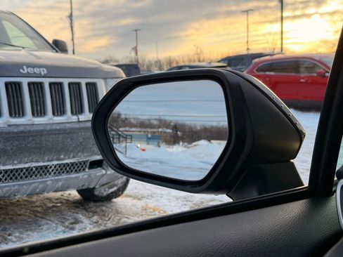 Used 2022 Toyota Corolla SE image 37